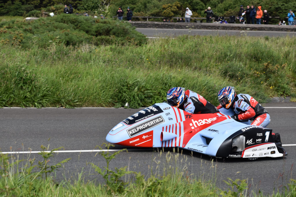 イギリス 2024 マン島TTレース観戦ツアー 9日間 添乗レポート | 道祖神