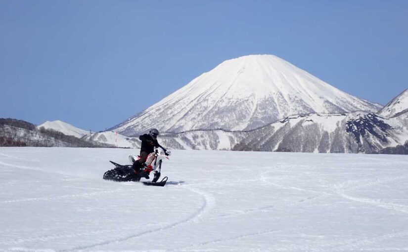 北海道 未知の世界へ！スノーバイクで雪上走行体験 4日間
