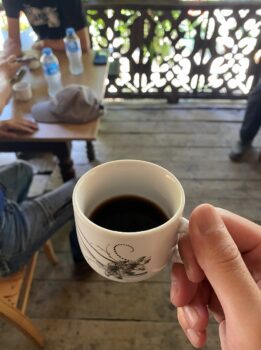 コーヒーを飲み干すと・・・