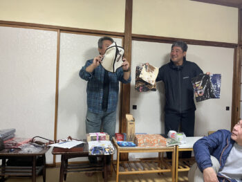 毎度のビンゴ大会もといじゃんけん大会。今回はご提供いただいたものあり、いつもより豪華め？😂