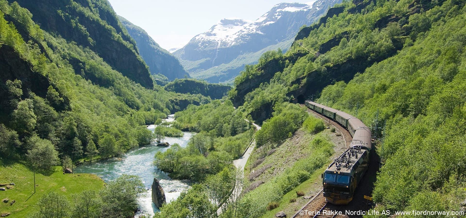 ノルウェー 美しきフィヨルドに続くファンタスティック ロード 11日間 海外ツーリングの道祖神 ノルウェー 美しきフィヨルドに続くファンタスティック ロード 11日間 海外ツーリングの道祖神