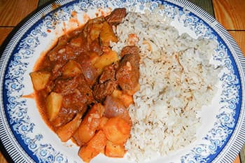 キャンプでの美味しい食事も楽しみ