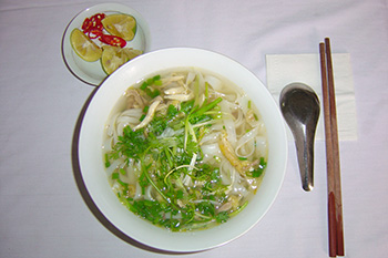 ベトナム国民食のフォーなど食事も楽しみ