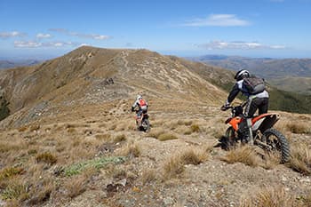 牧草地から山岳エリアまで変化に富んだオフロードルート