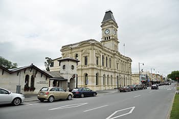 歴史的な建築物が残るオマラマ