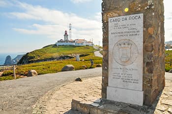 「ここに地終わり、海始まる」ゴールのロカ岬（ポルトガル）