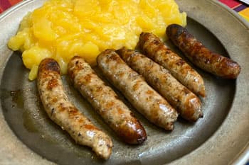ニュルンベルクでは焼きソーセージが名物