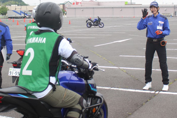 レッスン場所やインストラクターなどは実際とは異なり、レッスンイメージになります。