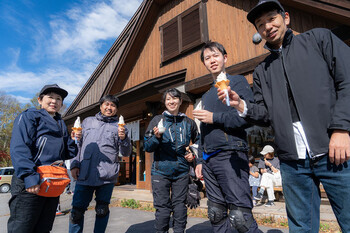 仲間と笑いながら溶けていく、この時間