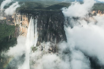 旅の最後はオプションでエンジェルフォールへのフライトも