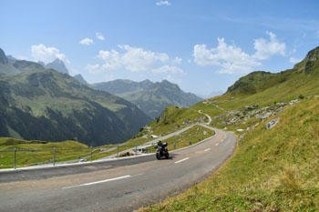 クラウゼン峠に向かう道