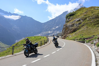 走りやすいスイスのワインディング