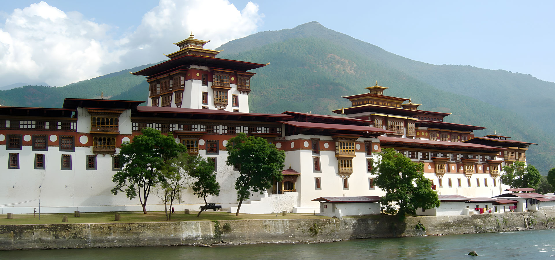 ブータン 神秘の王国ブータン ツーリング 8日間 | 海外ツーリングの道祖神