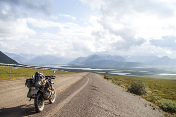 アラスカの原野と最果てを目指す