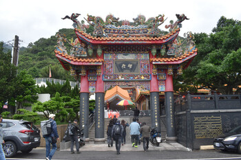 海沿いの道教寺院を訪問