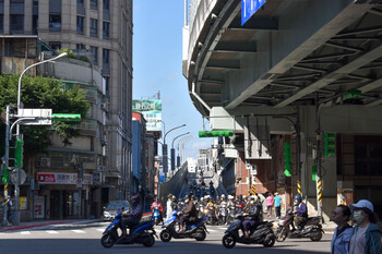 台湾名物『バイクの滝』